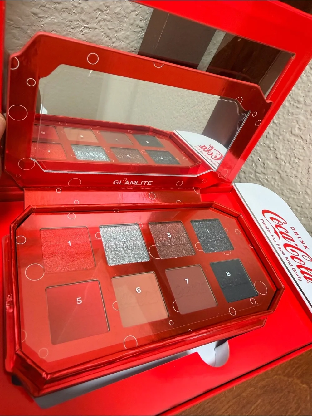 🔹New.. Coca-Cola x Glam lite limited-edition Original Palette